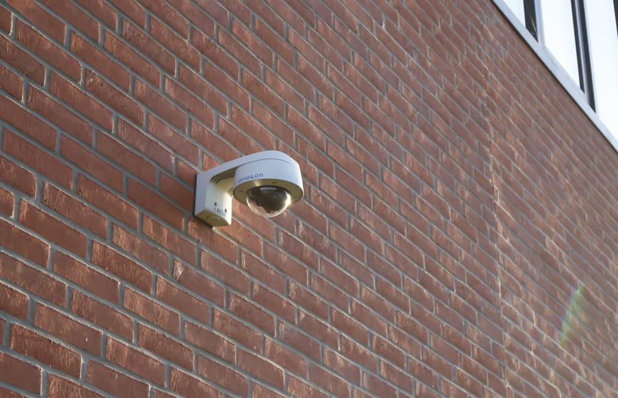 Installation des caméras de surveillance